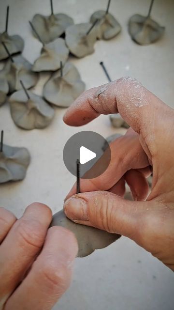 Leaf Art Diy, Appreciate Everything, Slab Ceramics, Clay Moulding, Pottery Lessons, Diy Plaster, Beginner Pottery, Sculpture Art Clay, Air Dry Clay Projects