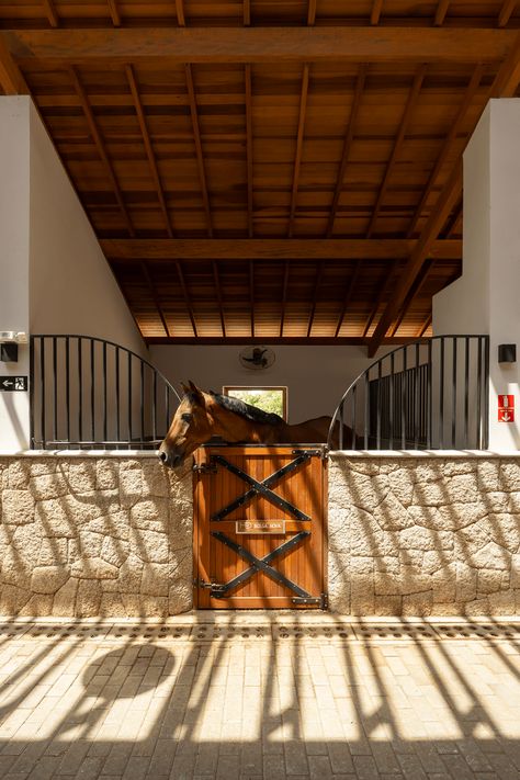 An Equestrian Oasis in Braganca Paulista, Brazil. - STABLE STYLE Italian Horse Stable, Equestrian House, Stable Inspiration, Arizona Vibes, Small Stable, Dream Barn Stables, Equestrian Stables, Equestrian Property, Stable Style