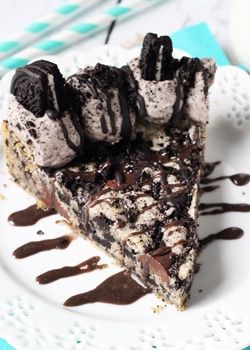 This Oreo Cookies and Cream Cookie Cake is such a flavorful and delicious Oreo dessert recipe. Anyone who likes Oreos will fall in love with this decadent cookie cake. #oreo #cookiesandcream #cookiecake #cookie #cake #oreocake #oreocookie #oreocookiecake Cookies And Cream Cookie, Oreo Dessert Easy, Oreo Icing, Turtle Cheesecake Recipes, Life Love And Sugar, Oreo Cookie Cake, Chocolate Oreo Cake, Oreo Dessert Recipes, Dessert Oreo