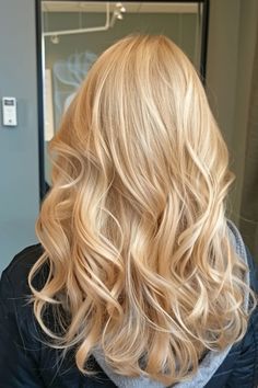 Styled Blonde Hair, Light Golden Blonde Highlights, Warm Light Blonde Hair, Caramel Blonde Hair Honey, Light Warm Blonde Hair, Bright Honey Blonde, Honey Blonde Short Hair, Light Honey Blonde Hair, Blonde Golden Hair