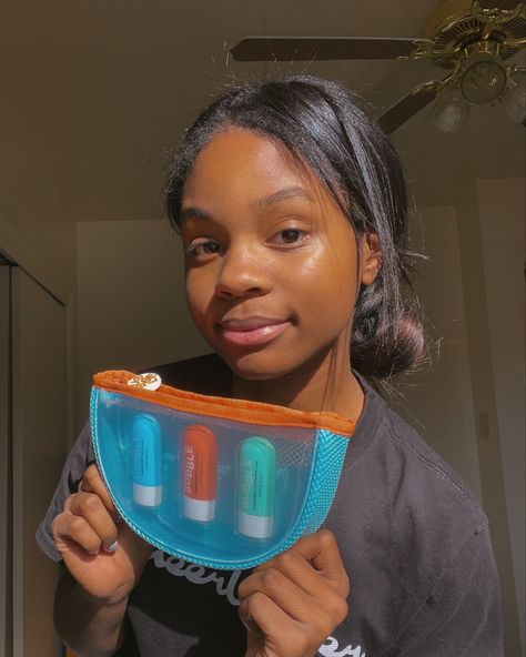 i love bubble skincare ! (especially the moisturizer 🥰) Bubble Skincare, Teen Skincare, Body Scrub, Makeup Routine, Health Benefits, New Product, Bubbles, Moisturizer, Pouch