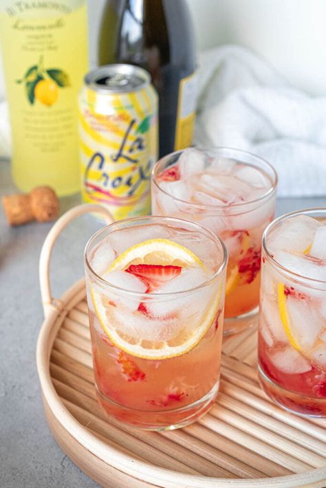 This light and refreshing drink is easy to make and even tastier when enjoyed in the sunshine. All you need are 5 simple ingredients to make this twist on a classic cocktail recipe. #chelseadishes #healthycocktailrecipe #lacroixcocktails #spritzcocktail #limoncellorecipes Limoncello Drinks, Healthy Cocktail Recipes, Limoncello Spritz, Campari And Soda, Light Cocktails, Spritz Recipe, Spritz Cocktail, Sweet White Wine, Classic Cocktail Recipes