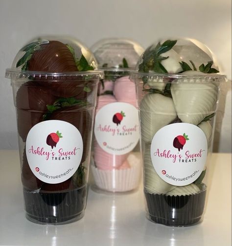 Vendor Treat Ideas, Desserts For Small Business, Flavored Chocolate Covered Strawberries, Selling Sweets Ideas, Sweets Small Business, Snack Ideas To Sell At School, Chocolate Treat Ideas, Desserts To Make And Sell, Chocolate Covered Strawberries Price List