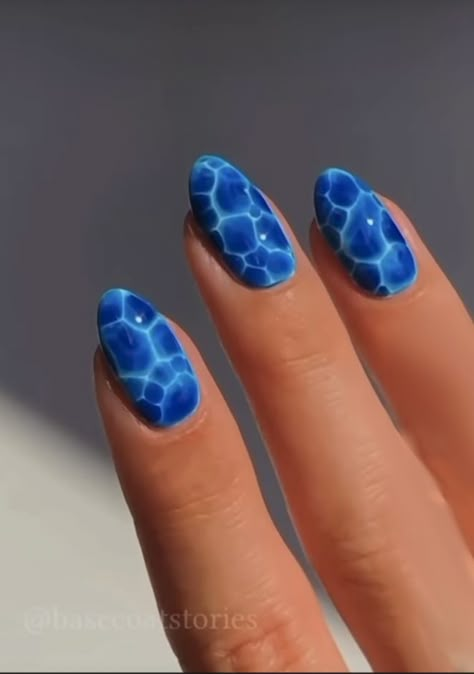 Wave Nails Design Simple, Pool Water Nails Design, Majorca Nails, Water Blue Nails, 2 Colour Nails, Water Design Nails, Swimming Pool Nails, Pool Nails Designs, Nail Art Waves