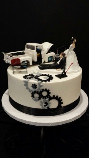 Mechanics Groom's Cake Mechanic Wedding Cake Topper, Truck Grooms Cake, Mechanic Wedding Cake, Grooms Cake Mechanic, Car Grooms Cake, Truck Wedding Cake, Grooms Cake Car, Mechanic Engagement Ring, Country Grooms Cake