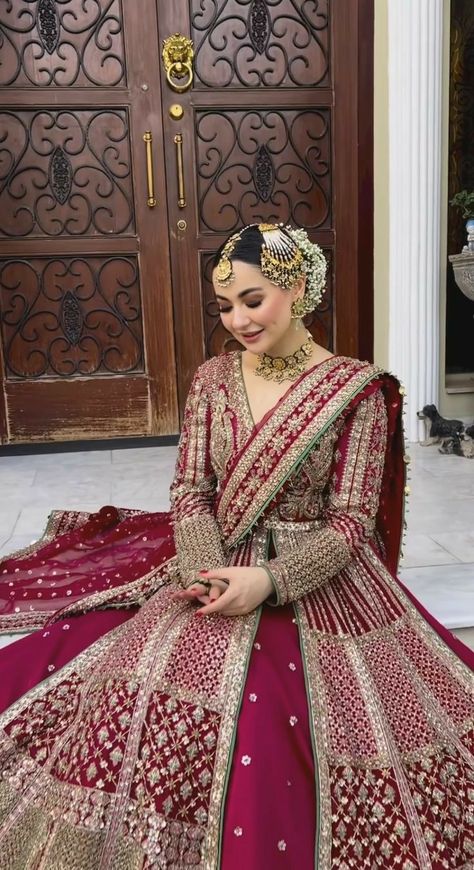 Designer Suits For Wedding, Pakistani Bridal Lehenga, Red Bridal Dress, Latest Bridal Lehenga, Elegant Gowns, Latest Bridal Dresses, Bridal Dresses Pakistan, Pakistani Wedding Outfits, Pakistani Fancy Dresses