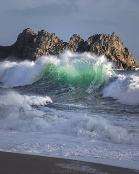 Crashing Waves Photography, Animation Portfolio, Wave Drawing, Popular Images, Beach Art Painting, Waves Photography, Cornwall Uk, Dumpster Fire, Seascape Art