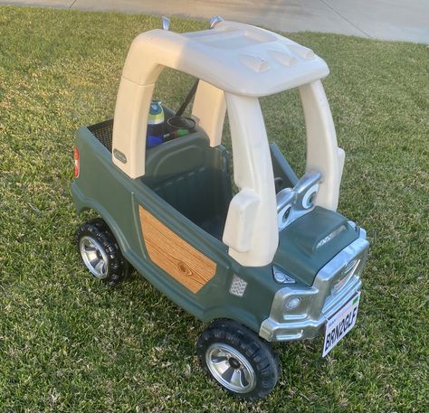 Little Tikes Makeover, Cozy Coupe Makeover, Recycled Toys, Backyard Playhouse, Little Tikes, Little People, Diy Baby Stuff, Kids Christmas, Fun Games