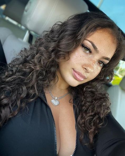 Ash Kaash, Caribbean Fashion, Afro Latina, Bad Girls Club, Busty Fashion, Bad Gal, Fancy Hairstyles, Baddie Hairstyles, Pretty Eyes