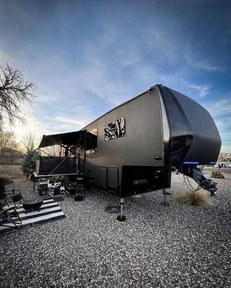 Rv Exterior Remodel, Toy Hauler Camper, Rv Sofas, Luxury Fifth Wheel, Rv Inspiration, Fifth Wheel Toy Haulers, Rv Exterior, Rv Interior Remodel, Camper Reno