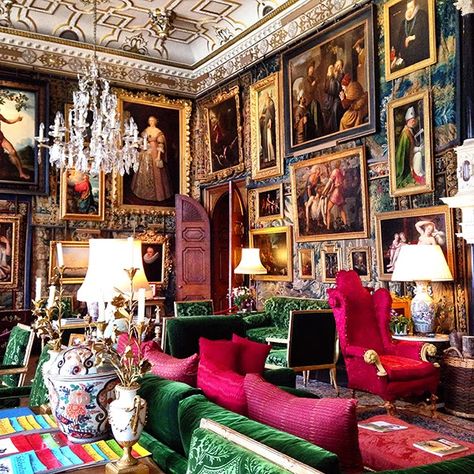 Dark Eclectic, Hatfield House, Minimalist Dekor, Zsazsa Bellagio, Maximalist Interior, Maximalist Decor, Tuscan Decorating, Interior Designing, String Quartet