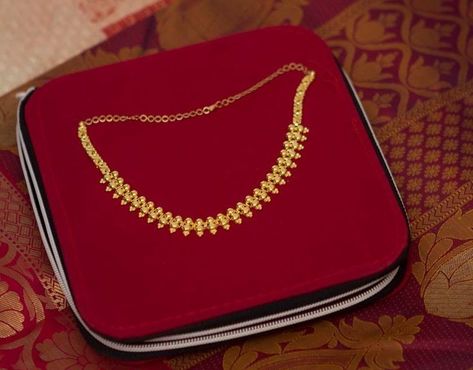 Small Necklace Gold Indian, Necklace Gold Indian, Small Gold Necklace, Minimalist Necklace Gold, Bridal Jewelry Vintage, Fancy Jewelry Necklace, Gold Earrings Wedding, Gold Jewelry Simple Necklace, Gold Chain Design