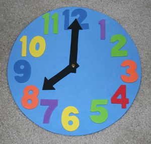 This is what we are doing today... making a clock and starting to learn to tell time. Craft Clock Ideas, Midnight Clock, Clock Crafts, Clock Project, Teaching Clock, Paper Clock, Teddy Bear Crafts, Make A Clock, Learn To Tell Time