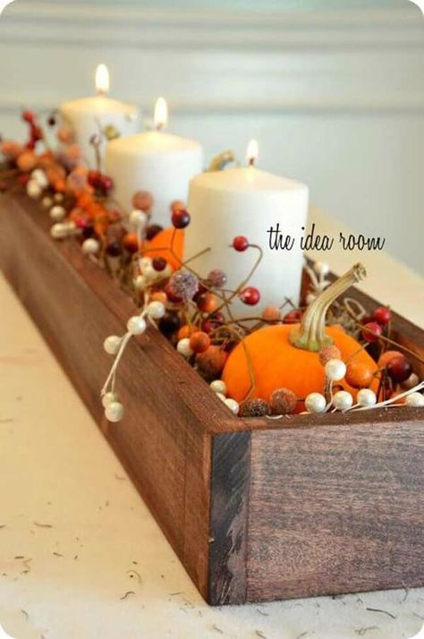 Rustic Wooden Box Centerpiece, Thanksgiving Table Settings Rustic, Halloween Palette, Thanksgiving Decorations Outdoor, Pallet Halloween, Fall Candle Decor, Wooden Box Centerpiece, Wooden Centerpieces, Rustic Wooden Box