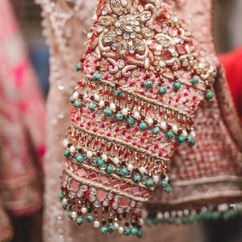 Tarun Tahiliani Lehenga, Madeleine Vionnet, Maggam Work Blouse, Charles James, Saree Blouse Neck Designs, Wedding Saree Blouse Designs, Wedding Blouse Designs, Blouse Designs Indian, Silk Saree Blouse Designs