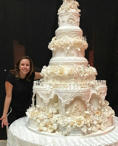 Huge Wedding Cakes, Giant Cake, Huge Cake, Extravagant Wedding Cakes, Big Wedding Cakes, Russian Wedding, Dream Wedding Cake, Castle Cake, Luxury Wedding Cake