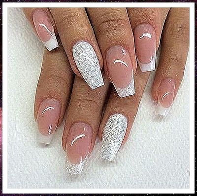 Winter nails: add a touch of cuteness to your look White Christmas Nails Design, Black Friday Nails, White Christmas Nails, Turtle Nails, Christmas Nails Design, Silver Glitter Nails, Wedding Nails French, Nails 2018, Wedding Nails Glitter