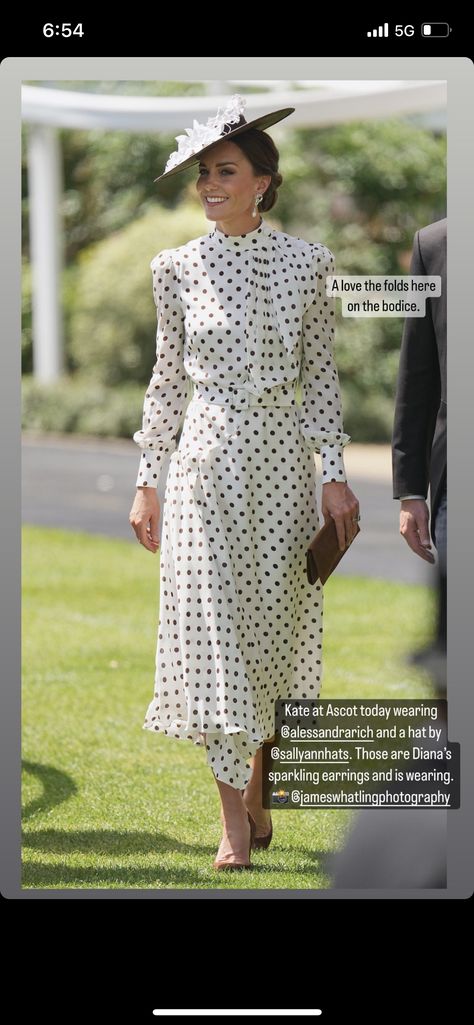 White Polka Dot Dress Outfit, Vestidos Kate Middleton, Polka Dot Dress Outfit, Kate Middleton Hats, Style Kate Middleton, Estilo Blair Waldorf, Kate Middleton Style Outfits, Brown Polka Dot Dress, Polka Dot Dresses