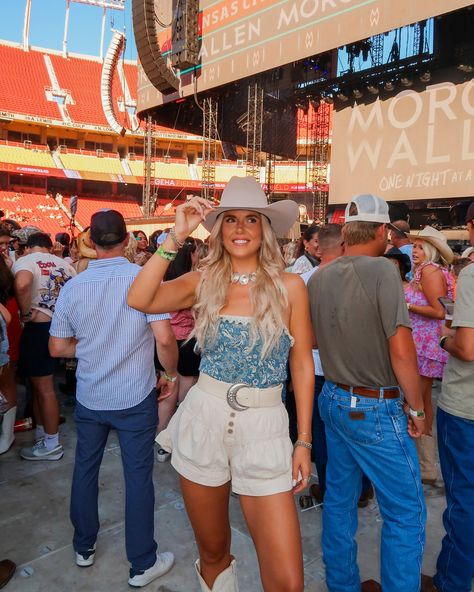 Girly Cowgirl Outfits, Kacey Musgraves Concert Outfit, Western Bar Outfit, Megan Moroney Concert Outfits, Brown Cowgirl Boots Outfit, Morgan Wallen Concert Outfit, Concert Ootd, Morgan Wallen Concert, Megan Moroney