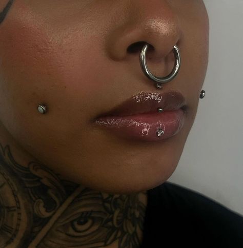 My largest gauge septum yet on the iconic @misss.venom 8 gauge septum piercing with a clicker. Peep the healed cheeks with white Opal discs… | Instagram Round Septum Piercing, Septum Gauge Sizes, Large Septum Piercing, Thick Septum Piercing, 6g Septum, Septum Gauge, Cheeks Piercing, Cheek Piercing, Piercings Aesthetic