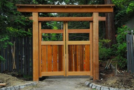 Double Garden Gates Fence Gate Entrance Landscaping Ideas, Double Fence Gates Wooden, Double Garden Gates Wooden, Double Garden Gate, Japanese Gates Entrance, Japanese Gates, Outdoor Upgrades, Backyard Gate, Japanese Courtyard Garden