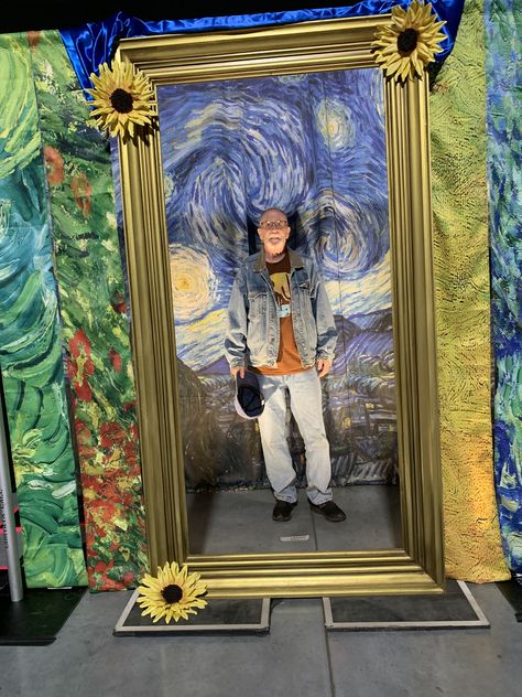 Starry Night Photo Booth, Starry Night Prom, Bat Mitzvah Themes, Prom Themes, Interior Desig, Quirky Art, Themes Photo, Van Gogh Art, Starry Night Van Gogh