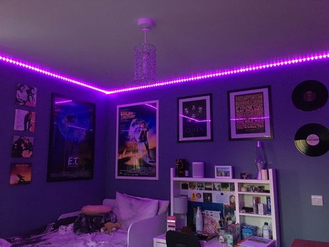 Led Themed Room, 80s Room Decor Ideas, 80s Style Bedroom, 80s Themed Bedroom, Retro Room Ideas 1980s, 80s Themed Room, 80’s Room, Retro Bedroom Ideas, 80s Room Decor