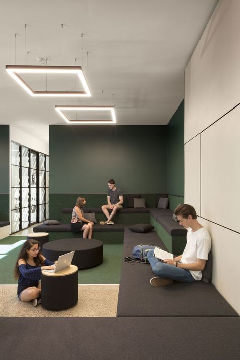 Social Lounge Design, Student Residence Interior, Student Accommodation Interior Design, Student Housing Aesthetic, Student Housing Interior, Student Lounge Ideas, Student Union Design, School Common Room, Student Lounge Design