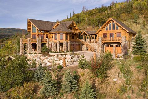 35 Awesome Mountain House Ideas | Home Design And Interior Log Home Floor Plans, Log Home Decorating, Haus Am See, Home Floor Plans, Log Cabin Homes, Log Home, Mountain Homes, Cabin In The Woods, Design Hotel