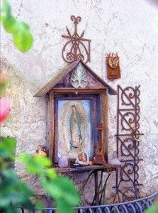 Creating a shrine in the home garden is a beautiful way to express your spirituality. No matter your faith, the shrine makes a focal point that's unique to your own sense of the sacred. This age old practice dates back to the recognition of earthen deities believed to exist within the spirits of the vegetation. In Catholic countries the Christian imagery was adopted and in these cultures they are a staple of even the most modest home. Shrines are an ancient idea for recycling found materials ... Garden Shrine, Marian Garden, Marian Shrines, Christian Imagery, Shrines Art, Prayer Garden, Home Altar, Mexican Decor, Religious Icons