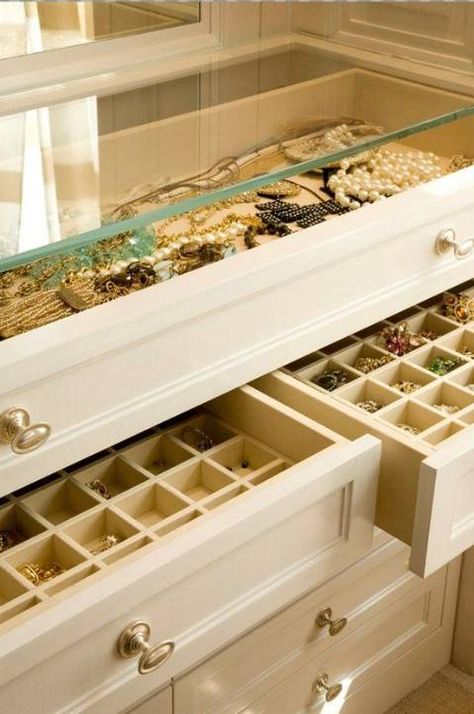 40 Brilliant Closet and Drawer Organizing Projects - Page 2 of 4 - DIY & Crafts Jewerly Organizer, Ideas Para Organizar, Dream Closets, غرفة ملابس, Old Dressers, Master Closet, Jewelry Storage, Built In Storage, Walk In Closet