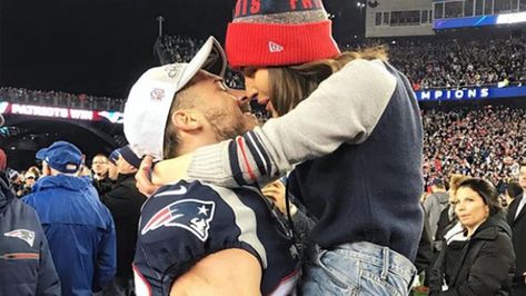 FOX NEWS: Olivia Culpo celebrates Patriots' win with receiver boyfriend Danny Amendola Kay Adams, Danny Amendola, Running Photography, Craig Ferguson, The Late Late Show, Olivia Culpo, Bra Pattern, Dress Appropriately, Girl Problems