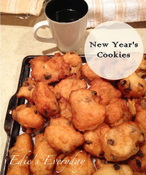 Mennonite New Years Cookies German Ancestry, Pennsylvania Dutch Recipes, Mennonite Recipes, New Years Cookies, Amish Recipes, Holiday Foods, Dutch Recipes, Food Family, German Food