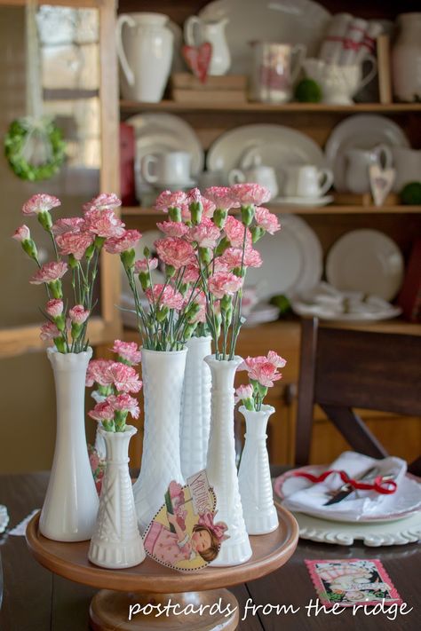 Bud vases arrangements