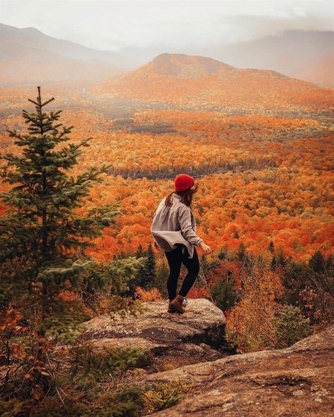 The Best Things About Camping In The Fall Hiking Photography, Camping Photography, Camping Aesthetic, Fall Camping, Nature Hikes, Fall Hiking, Winter Camping, Camping Experience, Autumn Aesthetic