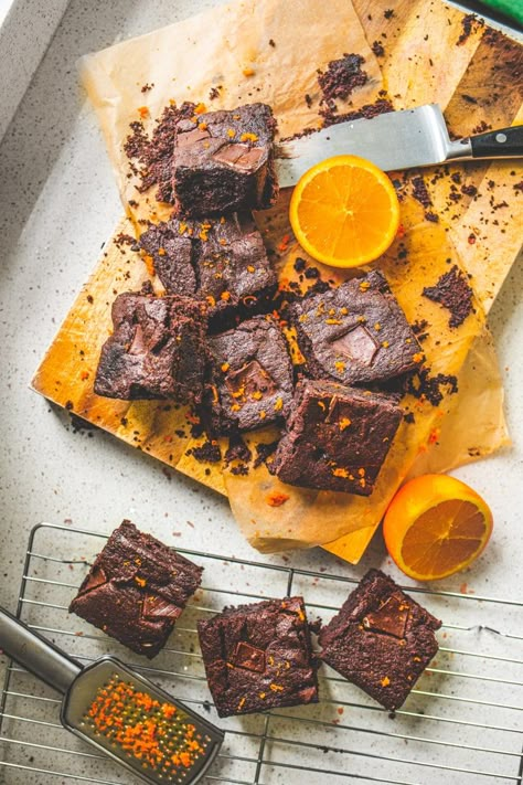 Chocolate Orange Brownies, Nutritious Meal Ideas, Vegan Chocolate Brownies, Chocolate Orange Cookies, Orange Brownies, Easy And Healthy Recipes, Vegan Pastries, Vegan Brownies, Vegan Cakes