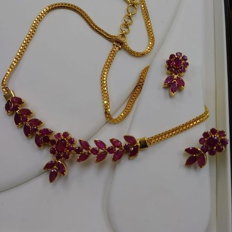 Ruby Jewelry Necklaces Gold, Ruby Jewelry Necklaces, Gold Jewelry Simple Necklace, Handmade Gold Jewellery, Gold Necklace Indian Bridal Jewelry, Gold Necklace Simple, Gold Pendant Jewelry, Black Beaded Jewelry, Wedding Jewellery Collection