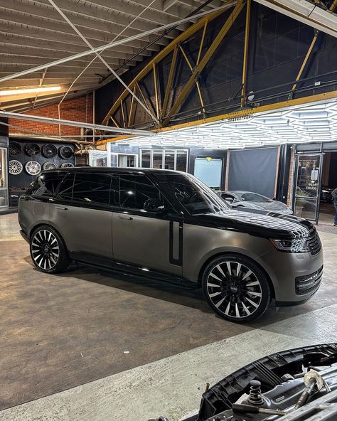 Custom Range Rover, Range Rover Lwb, Range Rover Svr, Range Rover Sv, Dream Cars Range Rovers, Luxury Cars Range Rover, Range Rover Supercharged, New Luxury Cars, Exotic Sports Cars