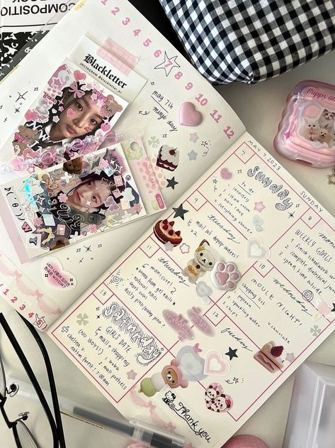 Journal Polaroid Ideas, Kpop Deco Journal, Journal Ideas Polaroid, Polaroid Journal Ideas, Kpop Diary Ideas, Polco Journal, Aesthetic Journal Page Ideas, Planner Aesthetic Ideas, Kpop Scrapbook Ideas