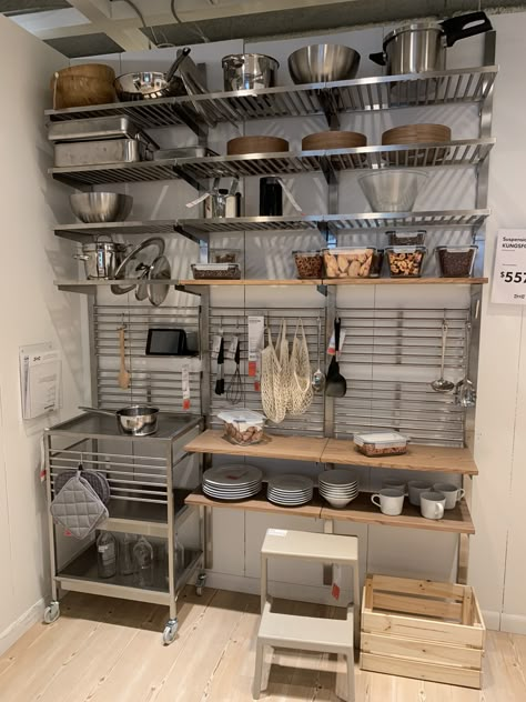 Commercial Kitchen Storage, Bakery Studio Ideas, Small Business Kitchen Ideas, Small Commercial Kitchen Design For Home, Small Chefs Kitchen Design, Micro Bakery Design, Tiny Commercial Kitchen, Restaurant Organization Ideas, Bake Shop Interior