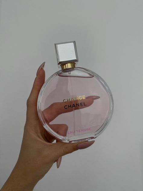 Chanel Chance Eau Tendre Aesthetic, Chanel Perfume Aesthetic, Chance Chanel Perfume, Chanel Chance Perfume, Perfume Aesthetic, Dream Birthday, Chanel Aesthetic, Chanel Chance, Parfum Chanel