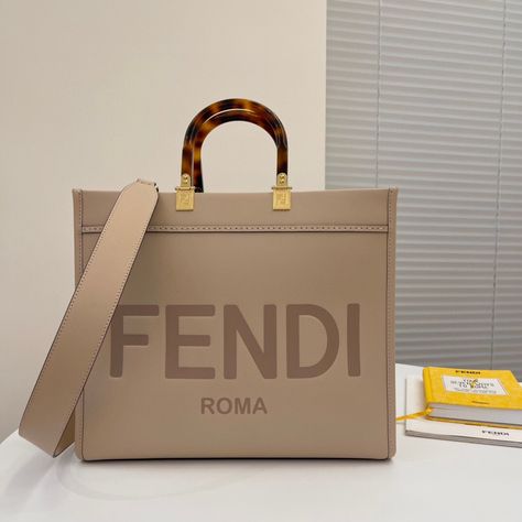 Fendi Sunshine, Fendi Tote, Fendi Bag, Beige Bag, Handbag Heaven, Luxury Purses, Fancy Bags, Pretty Bags, Cute Bags