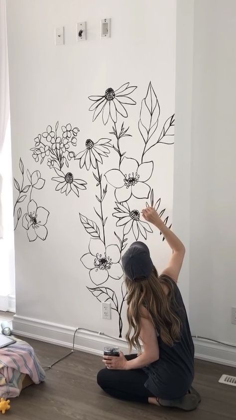 Flower Wall Bedroom Painting, Wall Art Flowers Paint, Flowers On Wall Bedroom Paint, Wall Paint Mural Ideas, House Wall Mural Ideas, Flower Wall Drawing Bedrooms, Mural Painting Flowers, Flower Mural Bathroom, Flower Wall Design Paint