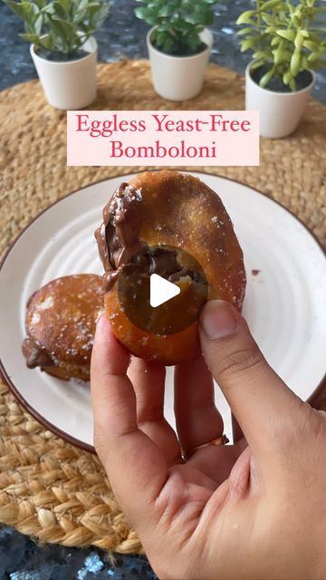 Eggless Bomboloni Recipe, Donut Recipe Chocolate, Bomboloni Recipe, Recipe Donut, Jain Recipes, Eggless Desserts, Deep Fry, Yogurt Cups, Donut Recipes