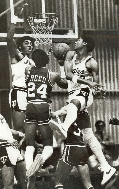 arkansas basketball 1980s | Recent Photos The Commons Getty Collection Galleries World Map App ... Retro Basketball Poster, Vintage Basketball Aesthetic, Evan Core, Vintage Sports Aesthetic, Winter Branding, Basketball Core, Arkansas Basketball, 70s Basketball, Basketball Vibe