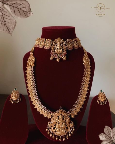 Temple Design Necklace Set, South India Gold Jewellery, South India Jewels Necklace, Lakshmi Choker Necklace, Choker And Long Haram Set Gold, Temple Jewellery Set For Bride, Long Gold Chain Designs For Women, Choker And Long Necklace Set, South Indian Necklace Designs