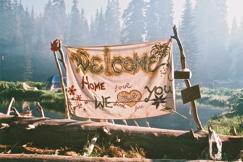 Rainbow Gathering, Dirty Hippie, Rainbow Family, Hippie Lifestyle, Hippie Aesthetic, Hippie Culture, Instagram Friends, Happy Hippie, Hippie Life