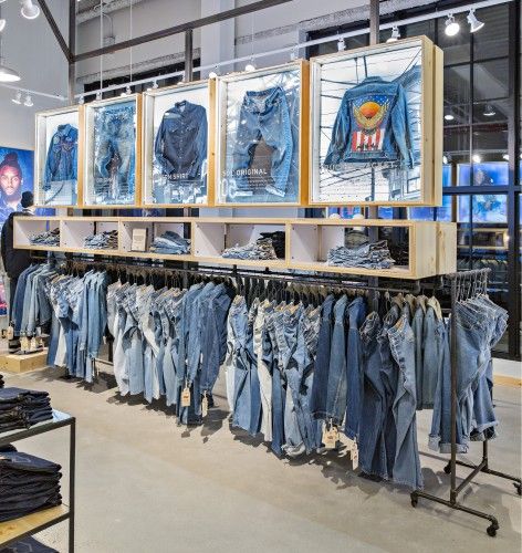 Denim Display, Wall Hat Racks, Levis Store, Clothing Store Displays, Clothing Store Design, Visual Merchandising Displays, Jeans Store, Boutique Decor, Retail Merchandising