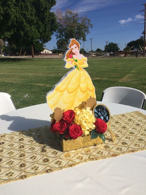 Belle Centerpieces, Cincoañera Ideas, Beauty And The Beast Centerpiece, Princess Birthday Centerpieces, Disney Princess Centerpieces, Princess Belle Party, Butterfly Birthday Party Decorations, Princess Centerpieces, Hello Kitty Theme Party