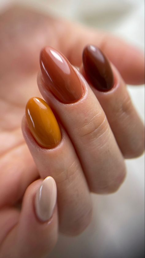 Ombre Chrome, Ombre Chrome Nails, Short Spiky Haircuts, Brown Autumn, Color Terracota, Salon Nails, Coffee Images, Shadow Photography, Instagram Frame Template